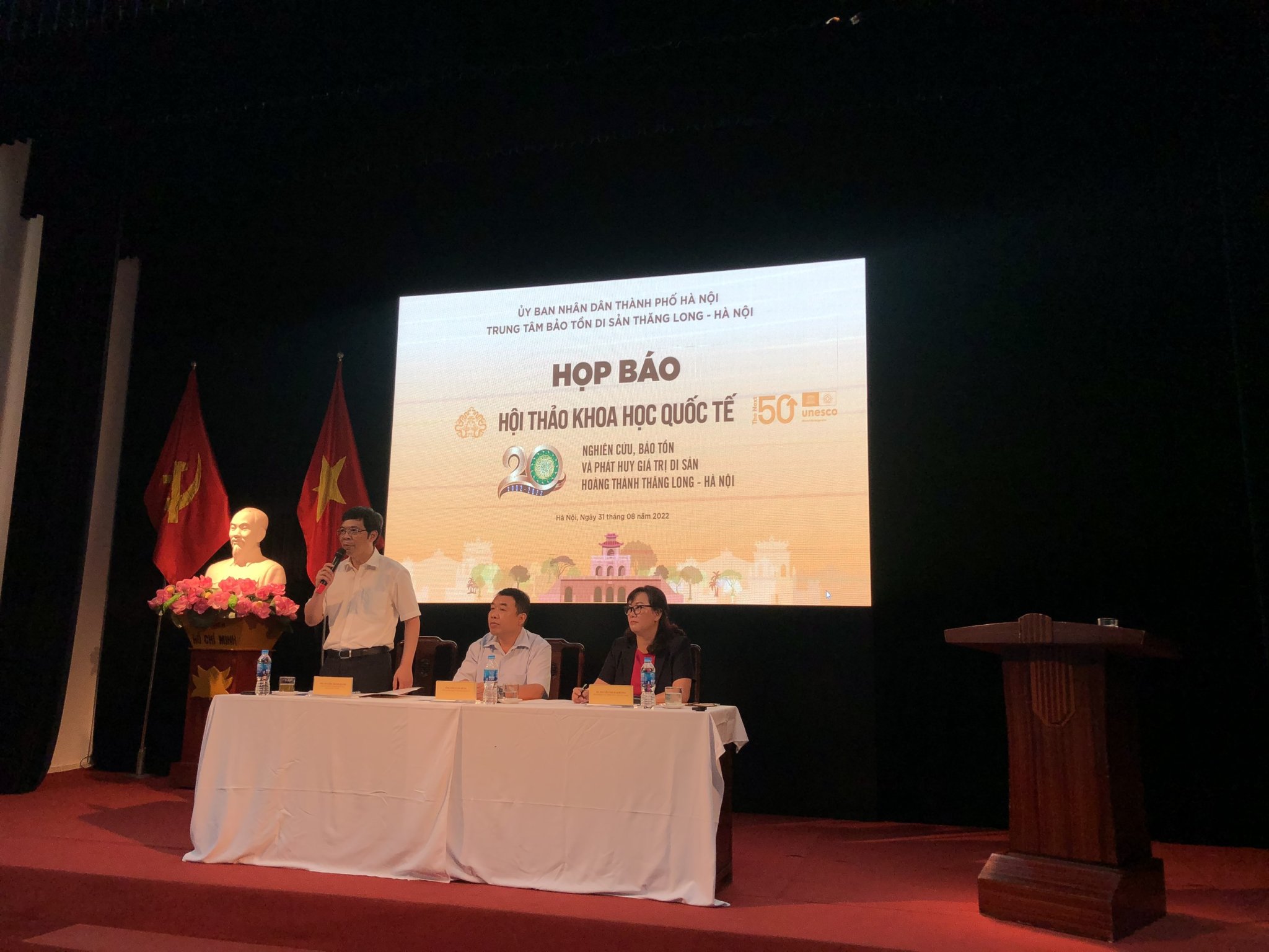 Giám đốc Trung tâm Bảo tồn Di sản Thăng Long - Hà Nội Nguyễn Thanh Quang chia sẻ tại họp báo
